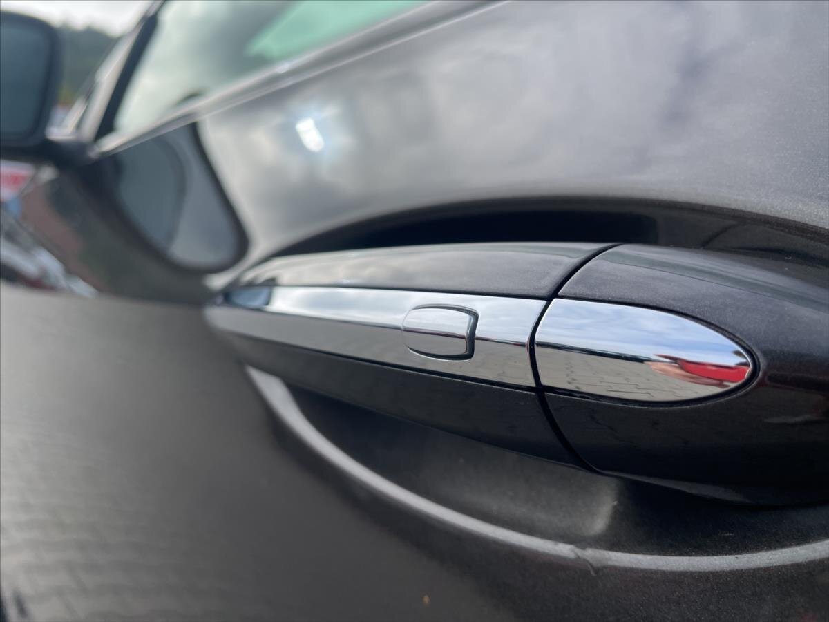 Opel Insignia Liftback 2,0 l 154 kw