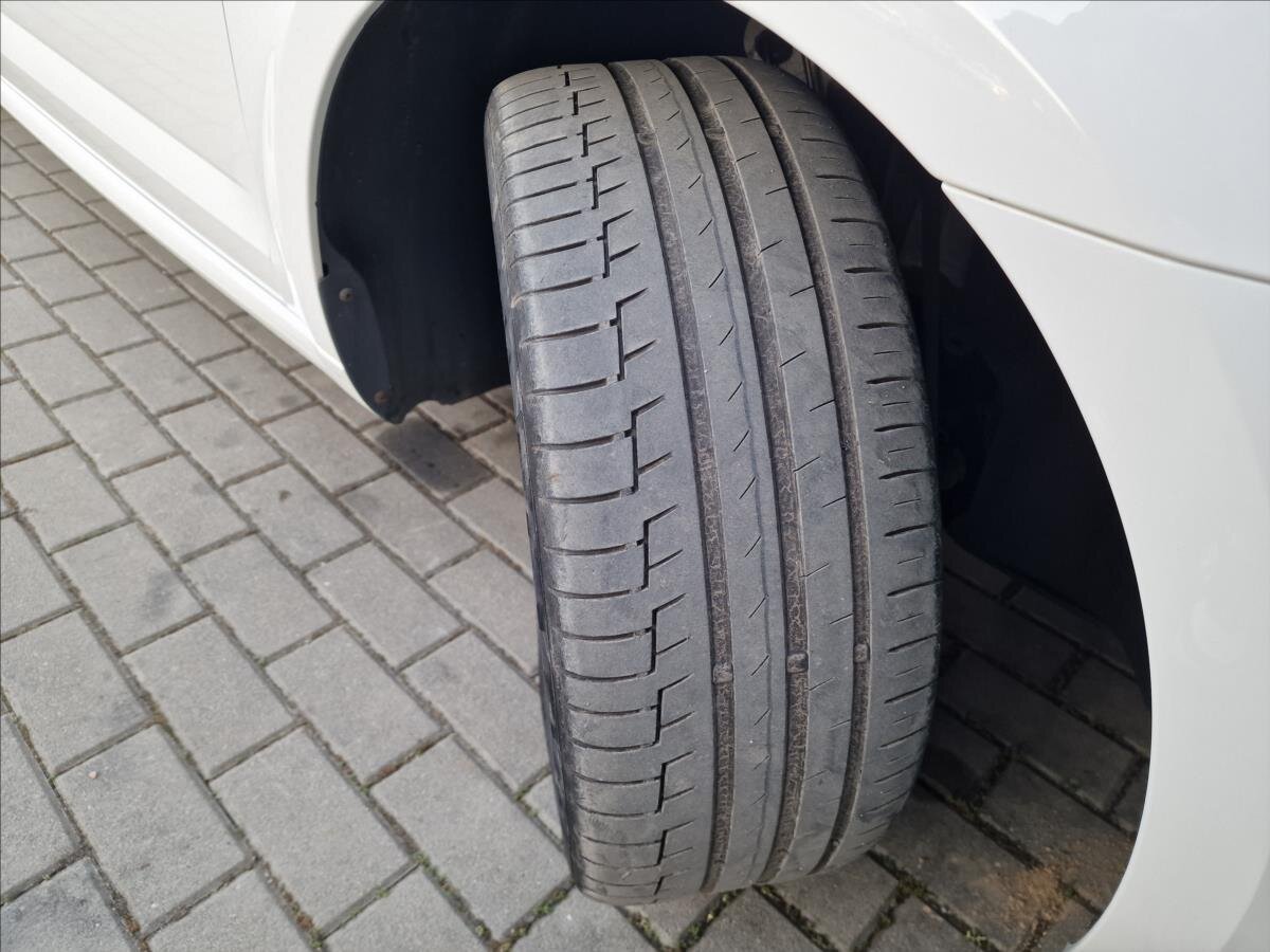 Škoda Octavia Sedan / Limuzína 2,0 l 110 kw