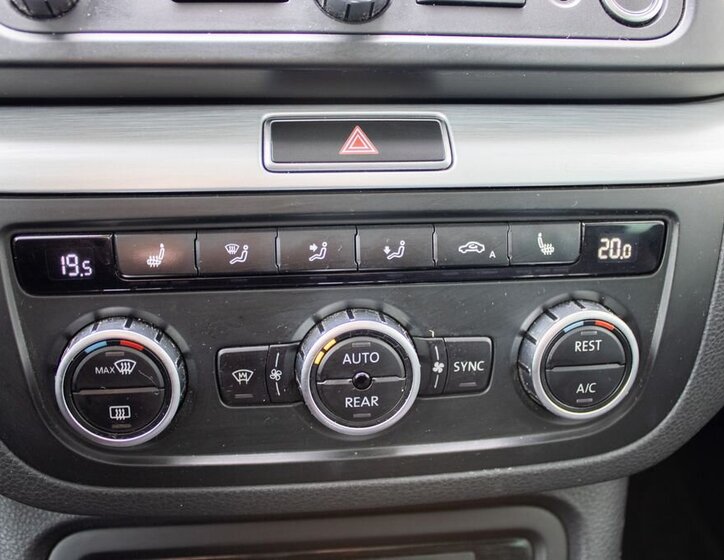 Volkswagen Sharan MPV 2,0 l 103 kw