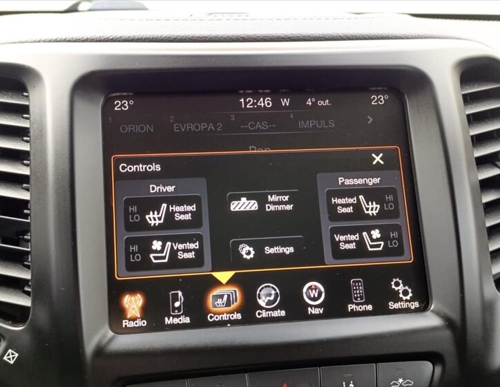 Jeep Cherokee SUV 3,2 l 200 kw