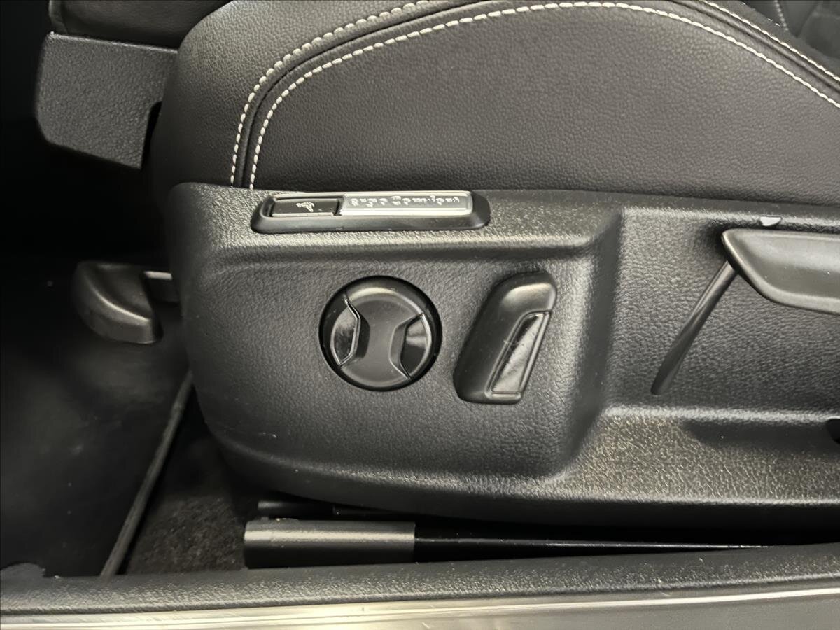 Volkswagen Passat Sedan / Limuzína 1,5 l 110 kw