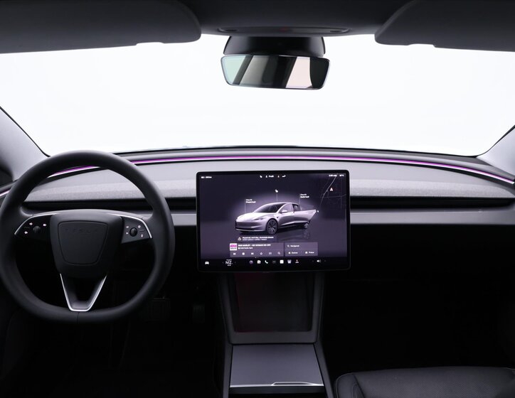 Tesla Model 3 Sedan / Limuzína 0,0 208 kw