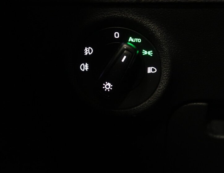 Škoda Karoq SUV 1,5 l 110 kw