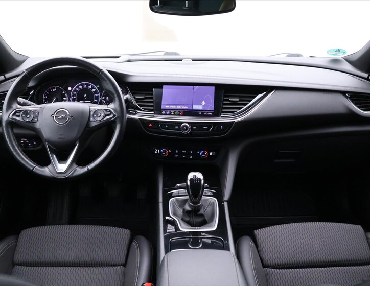 Opel Insignia Kombi 2,0 l 128 kw