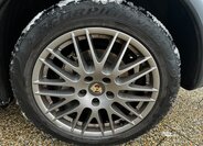 Porsche Cayenne Kombi 4,8 l 294 kw