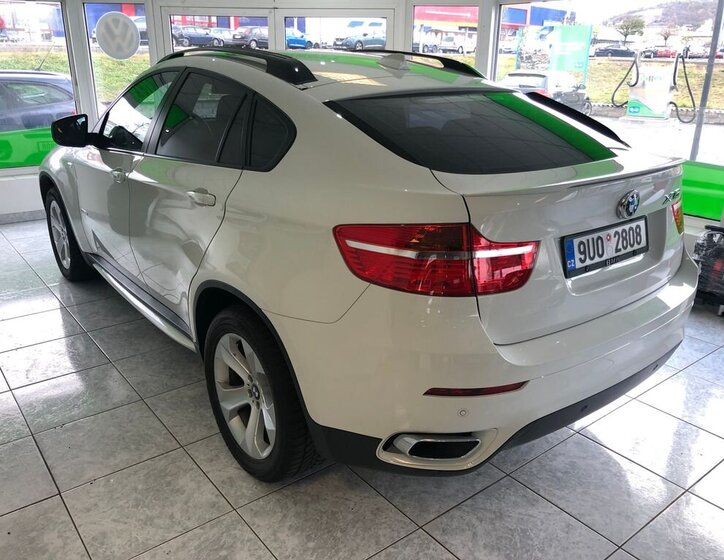 BMW X6 Kombi 3,0 l 180 kw
