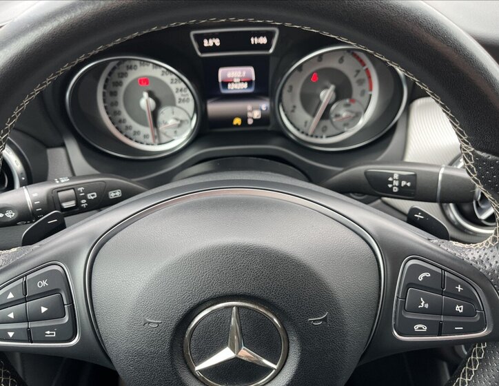 Mercedes-Benz GLA Hatchback 1,6 l 115 kw