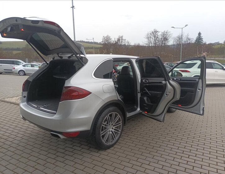 Porsche Cayenne Kombi 3,0 l 180 kw