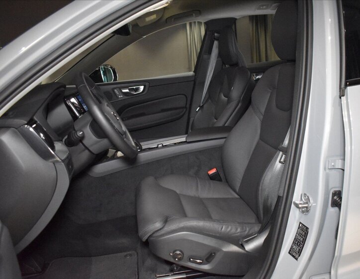 Volvo XC60 SUV / Terénní 2,0 l 145 kw