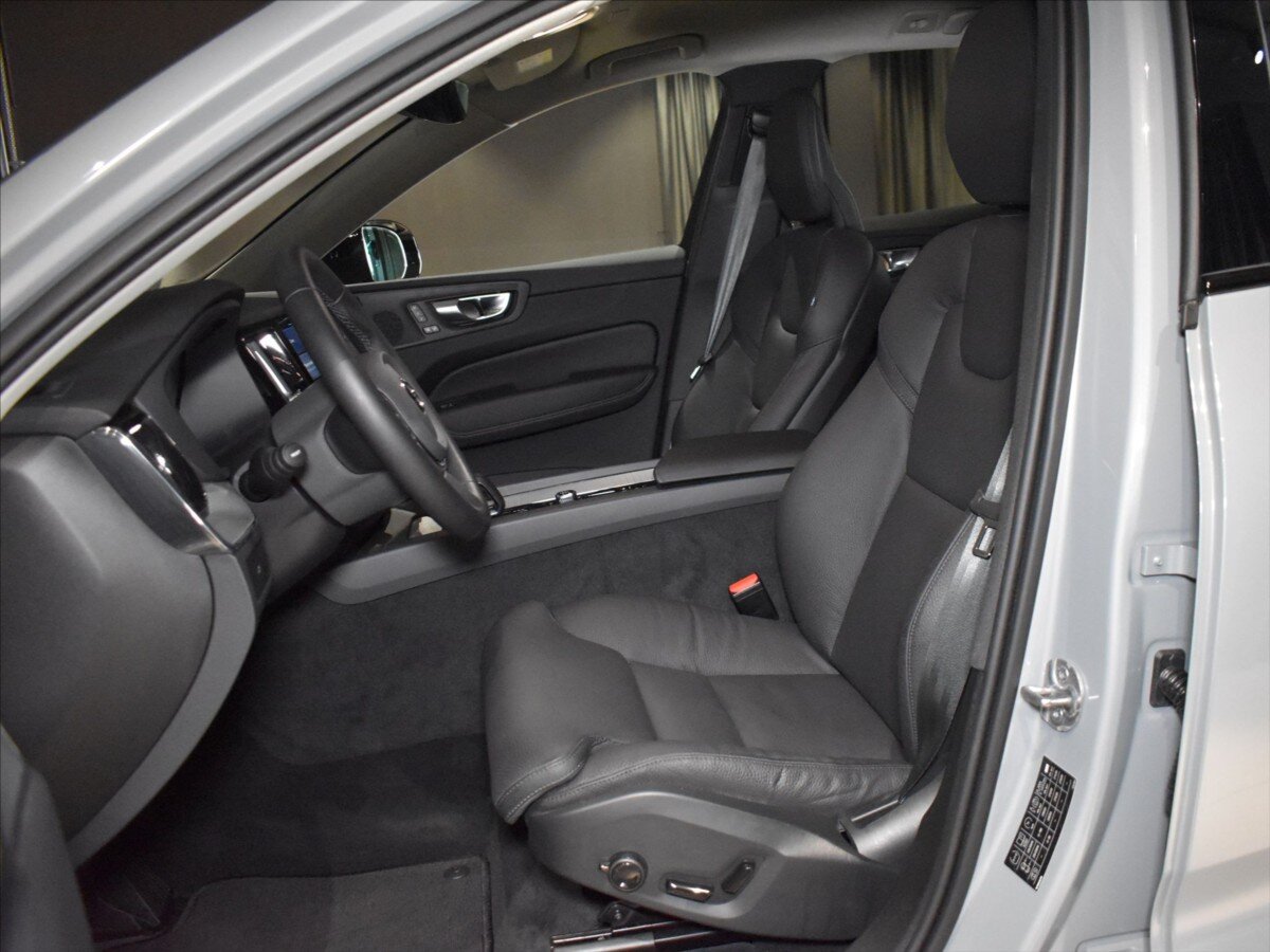 Volvo XC60 SUV / Terénní 2,0 l 145 kw