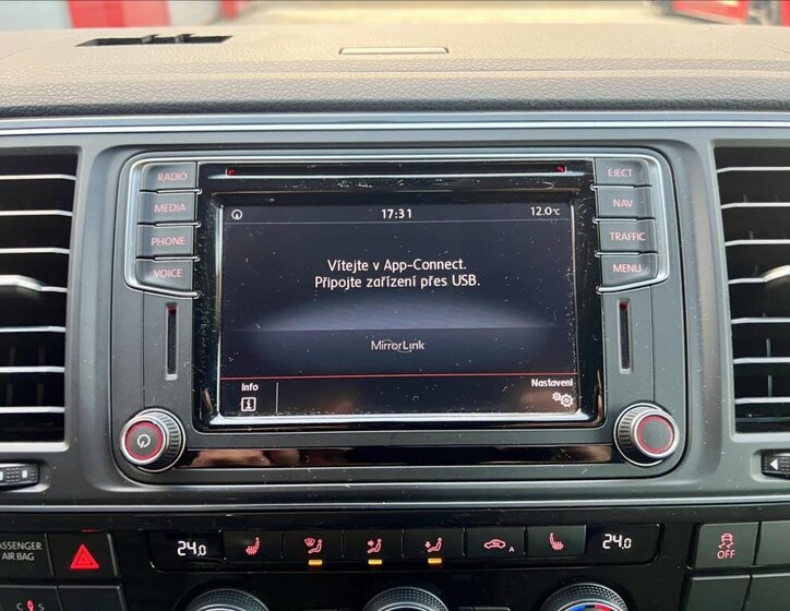 Volkswagen Multivan 31