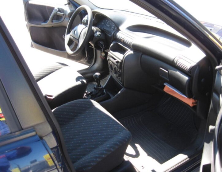 Opel Astra Sedan / Limuzína 1,4 l 44 kw