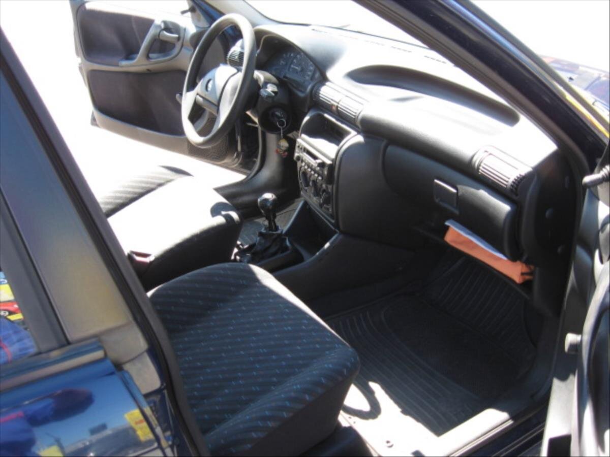 Opel Astra Sedan / Limuzína 1,4 l 44 kw