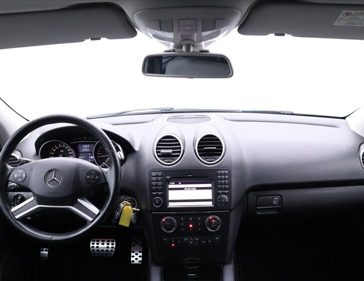 Mercedes-Benz Třídy M 31