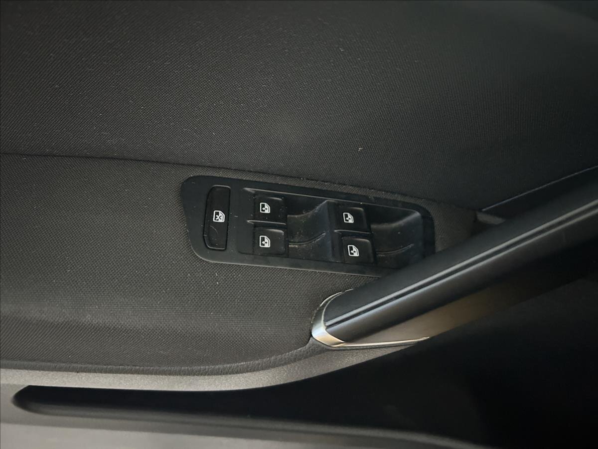 Volkswagen Golf Kombi 999,0 81 kw