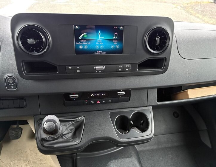 Mercedes-Benz Sprinter 11