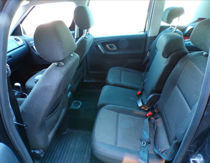 Škoda Roomster Kombi 1,4 l 63 kw