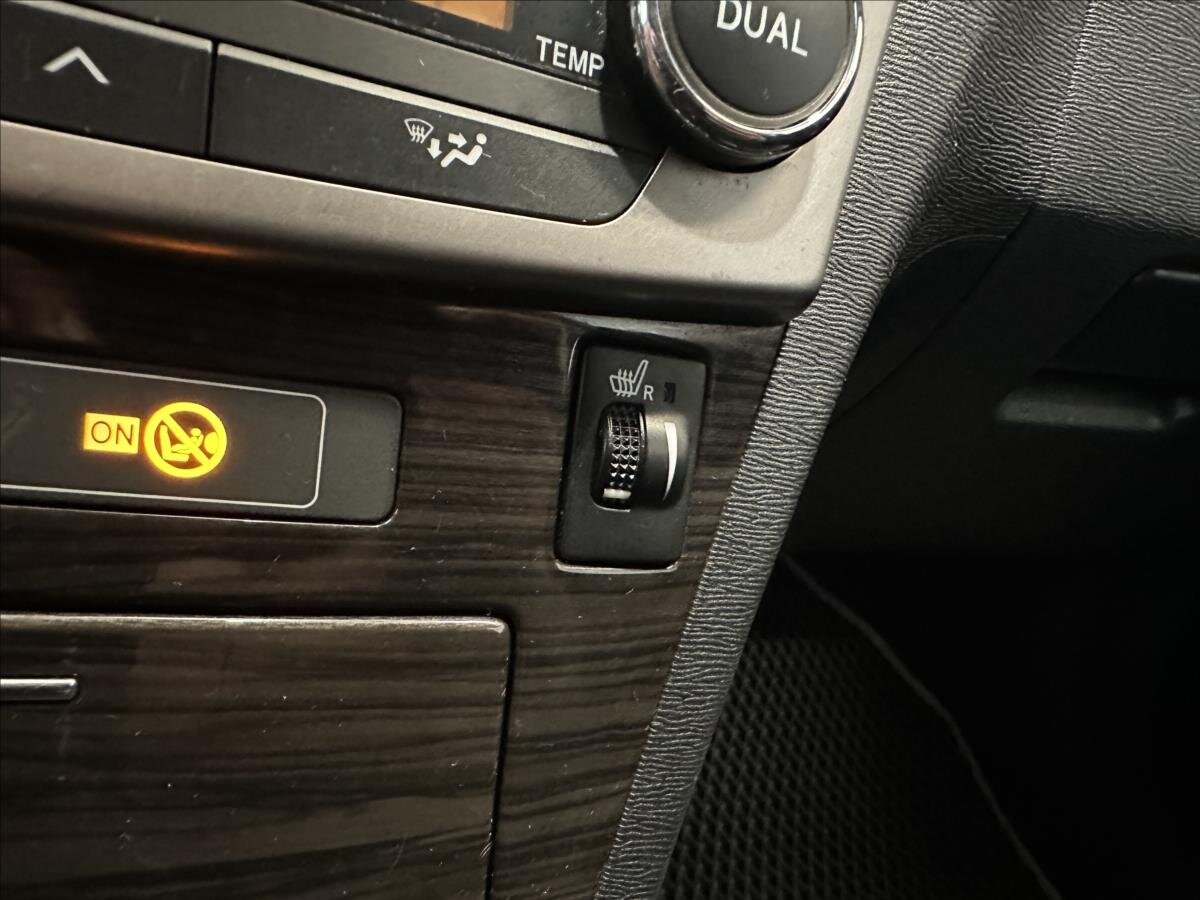 Toyota Avensis Kombi 2,0 l 91 kw