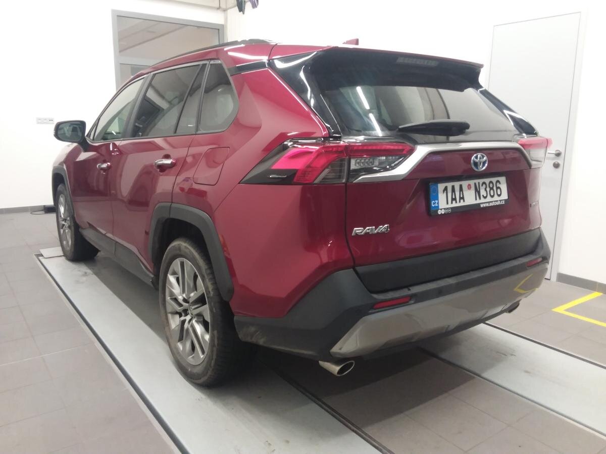 Toyota RAV4 SUV 2,5 l 131 kw