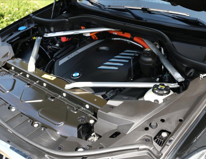 BMW X5 Kombi 3,0 l 290 kw