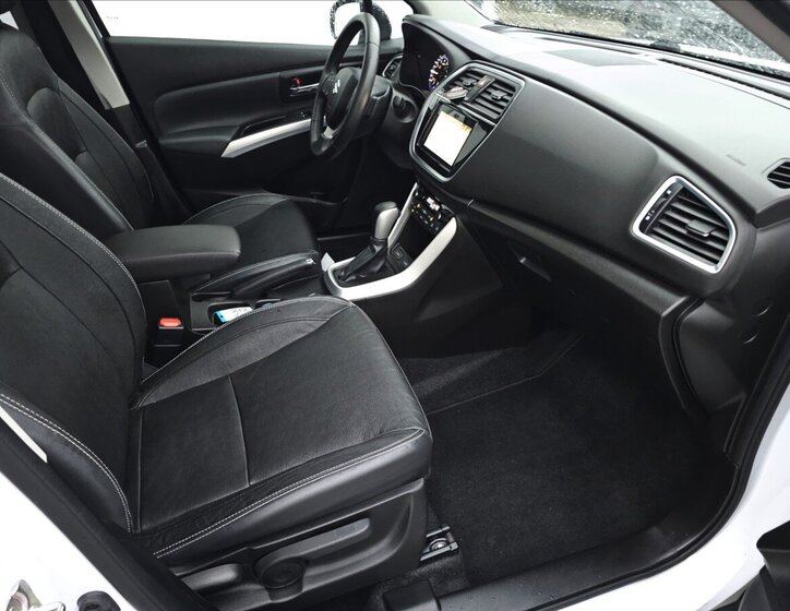 Suzuki SX4 S-Cross 30