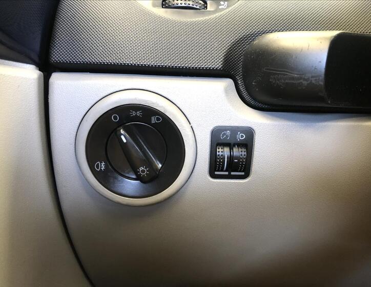 Volkswagen New Beetle 28