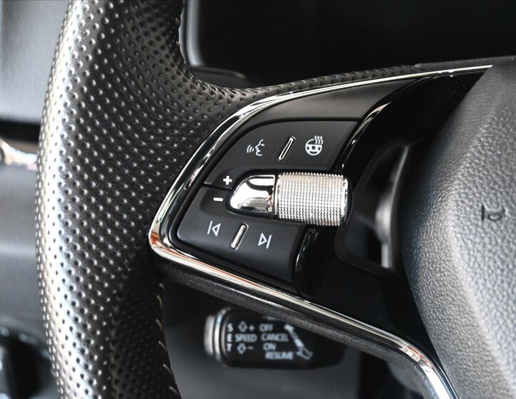 Škoda Karoq SUV 1,5 l 110 kw