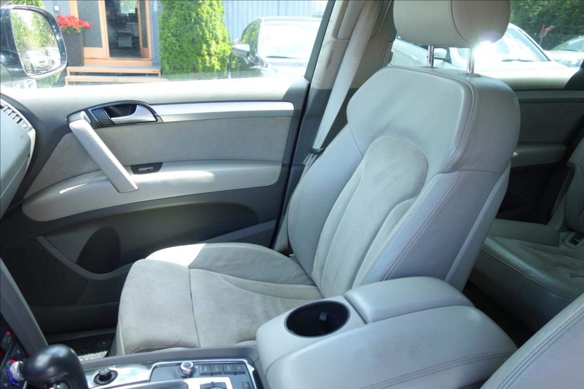 Audi Q7 SUV / Terénní 4,2 l 257 kw