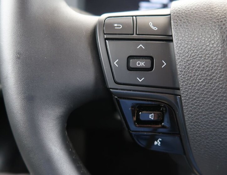 Toyota C-HR SUV 1,8 l 72 kw