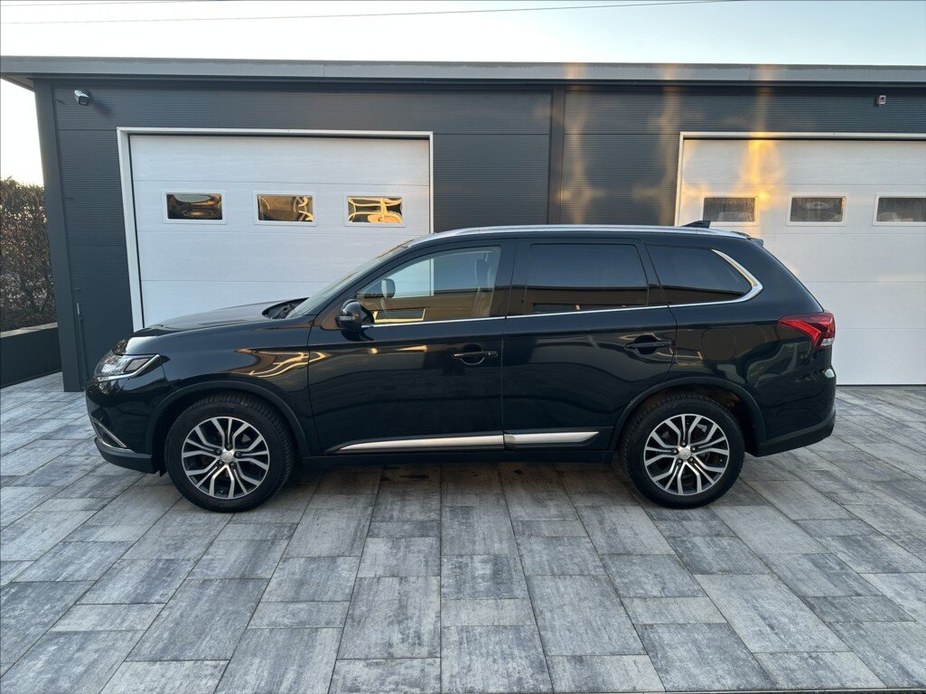 Mitsubishi Outlander SUV / Terénní 2,3 l 110 kw