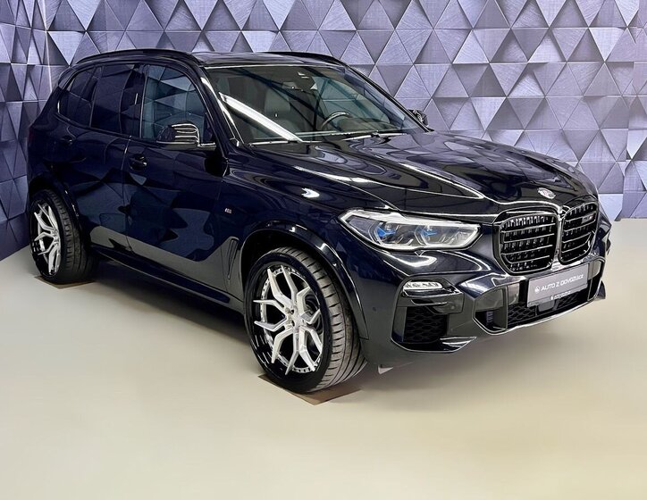 BMW X5 SUV / Terénní 4,4 l 457 kw