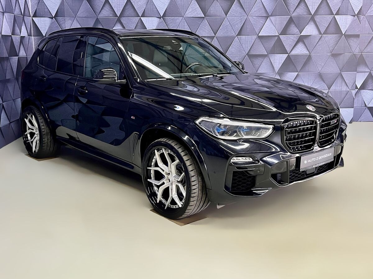 BMW X5 SUV / Terénní 4,4 l 457 kw
