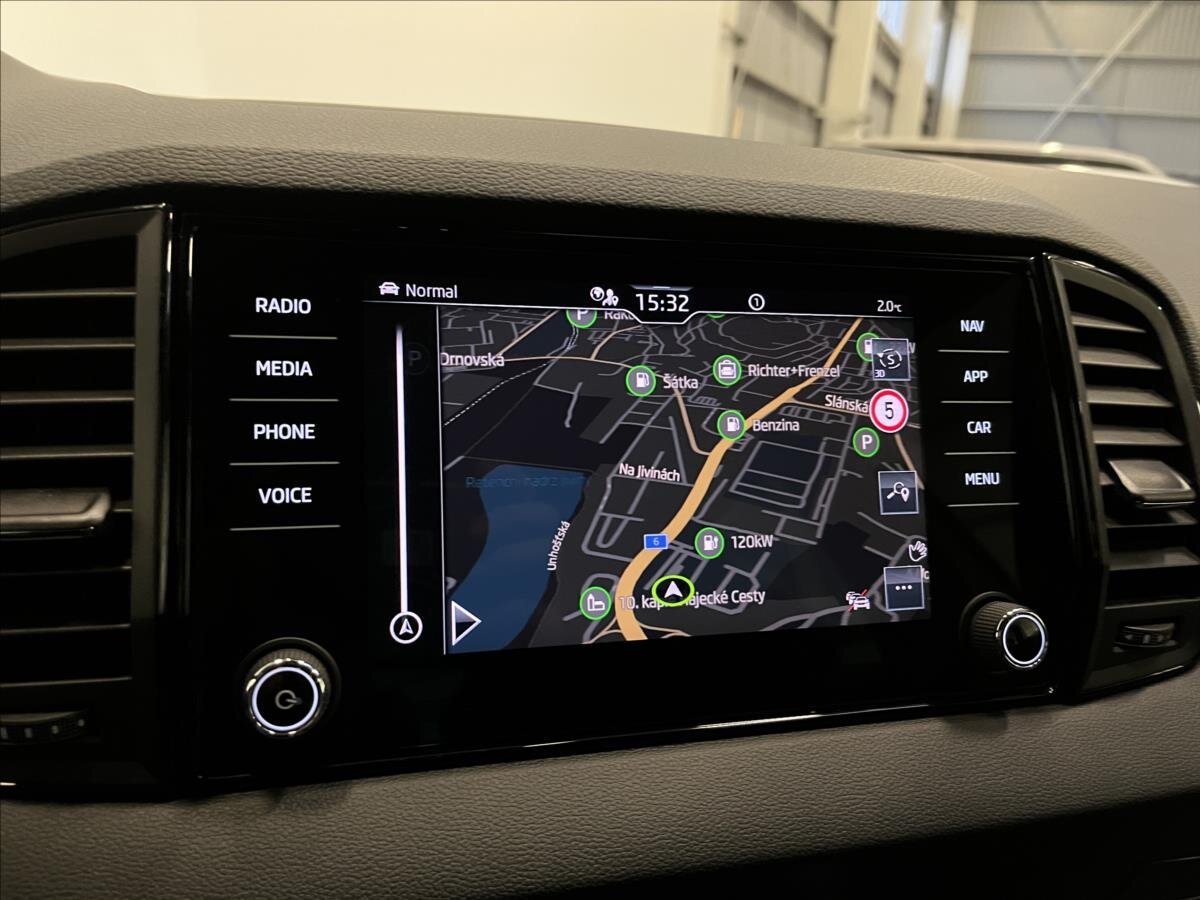 Škoda Karoq SUV 1,5 l 110 kw