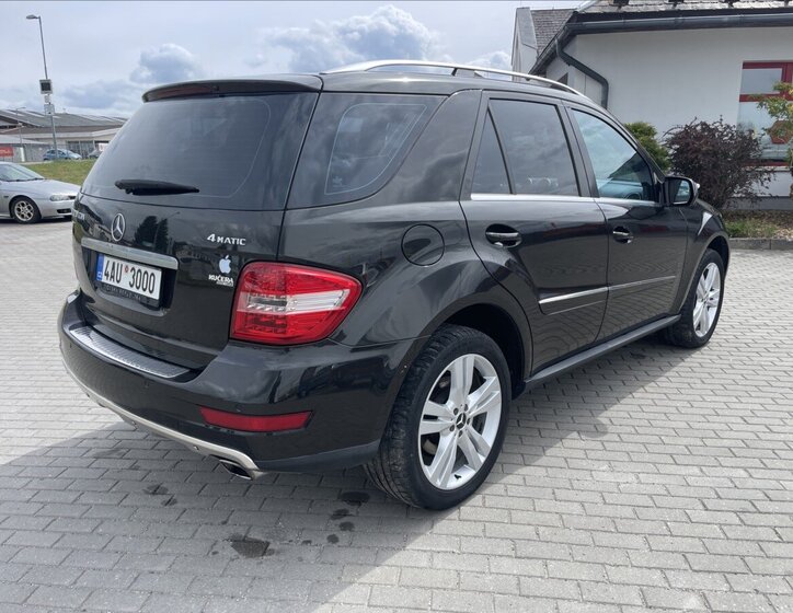 Mercedes-Benz Třídy M SUV / Terénní 3,0 l 165 kw