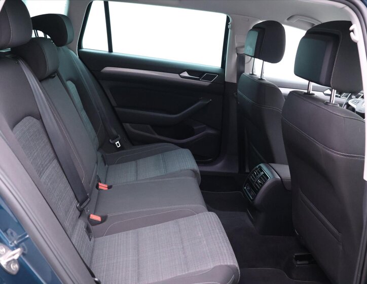 Volkswagen Passat Kombi 1,5 l 110 kw