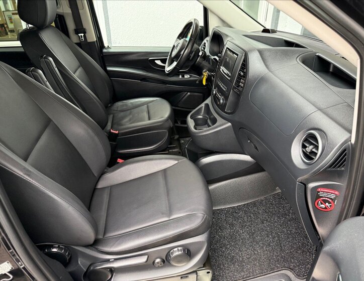Mercedes-Benz Vito 13