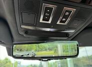 Land Rover Defender 14