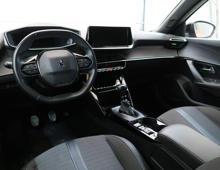 Peugeot 2008 SUV 1,2 l 74 kw