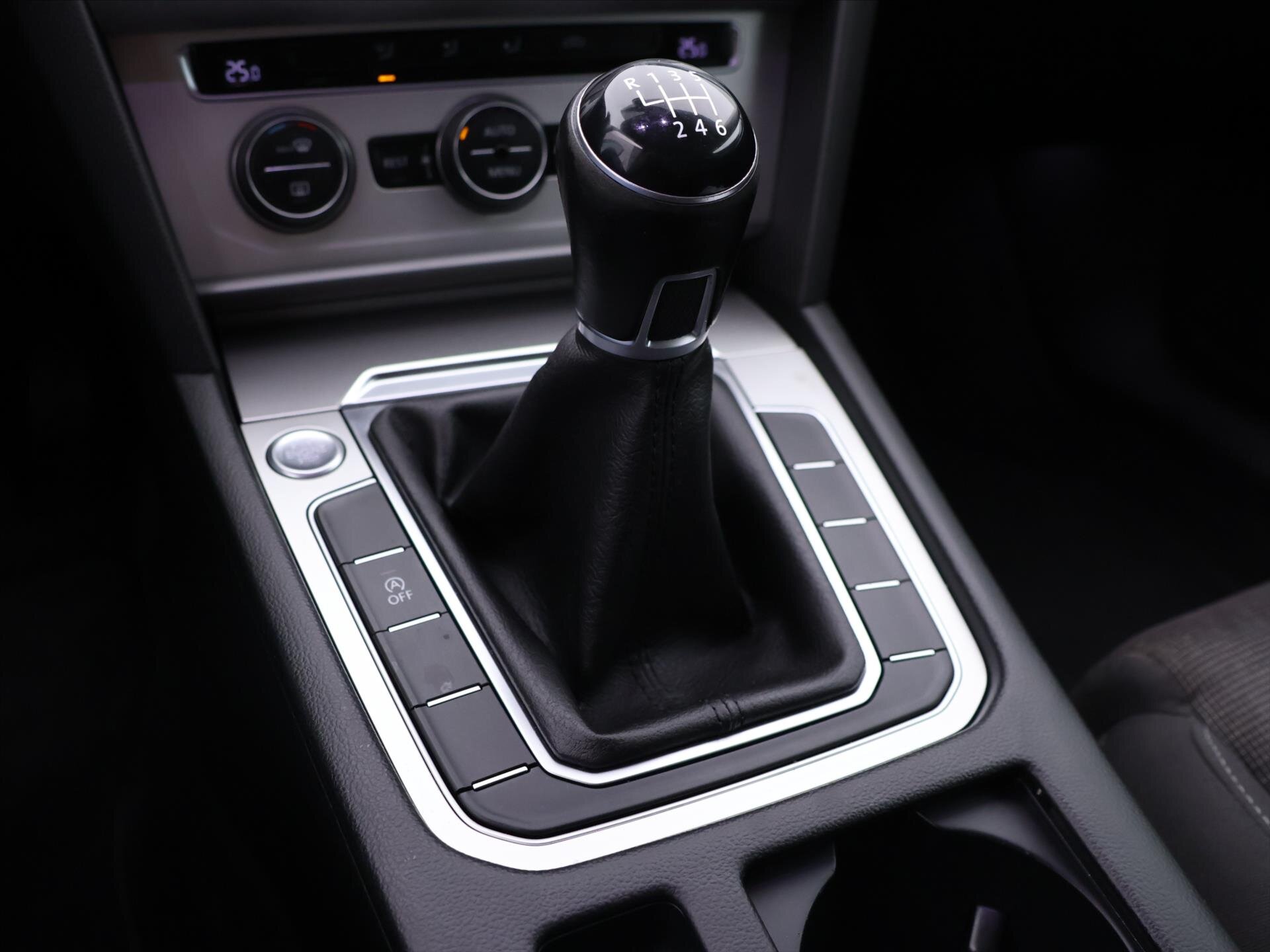 Volkswagen Passat Kombi 1,6 l 88 kw