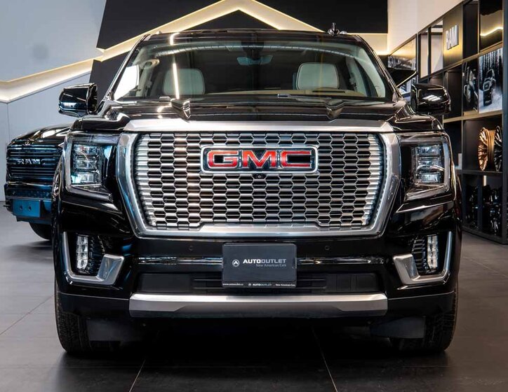 GMC Yukon SUV / Terénní 6,2 l 313 kw