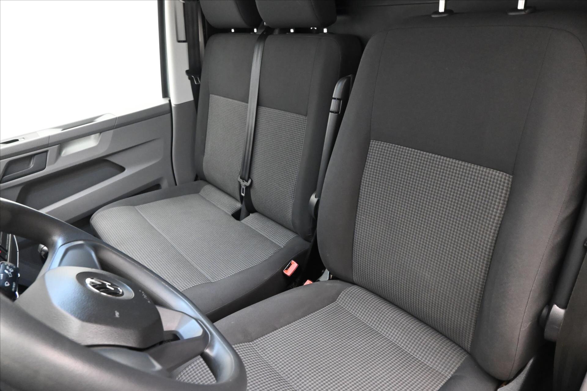 Volkswagen Transporter Skříň 2,0 l 110 kw