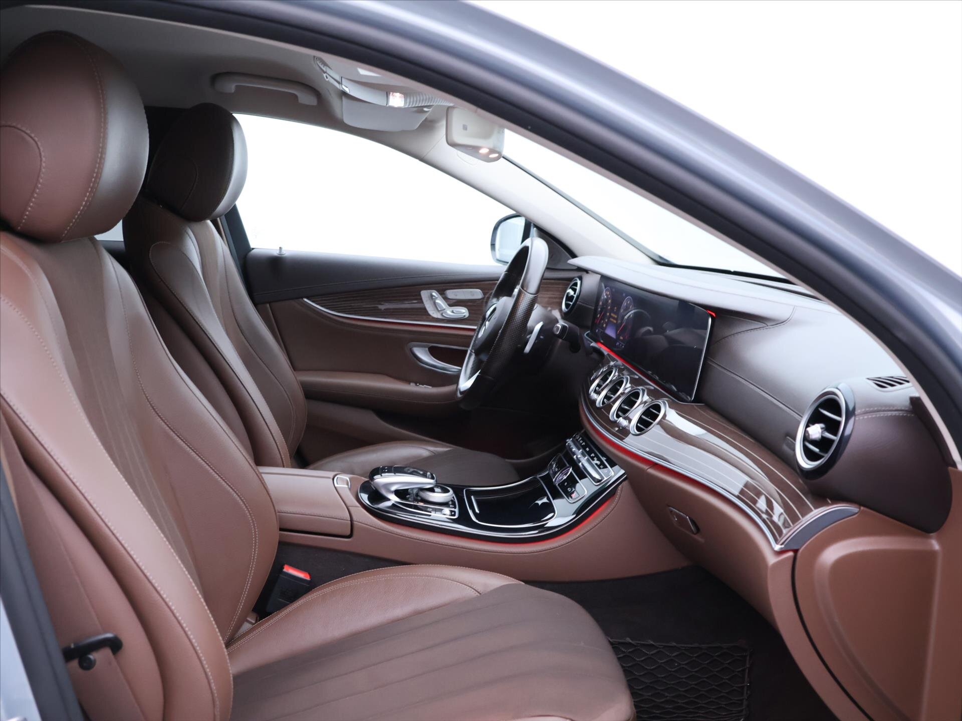 Mercedes-Benz Třídy E Sedan / Limuzína 2,0 l 135 kw