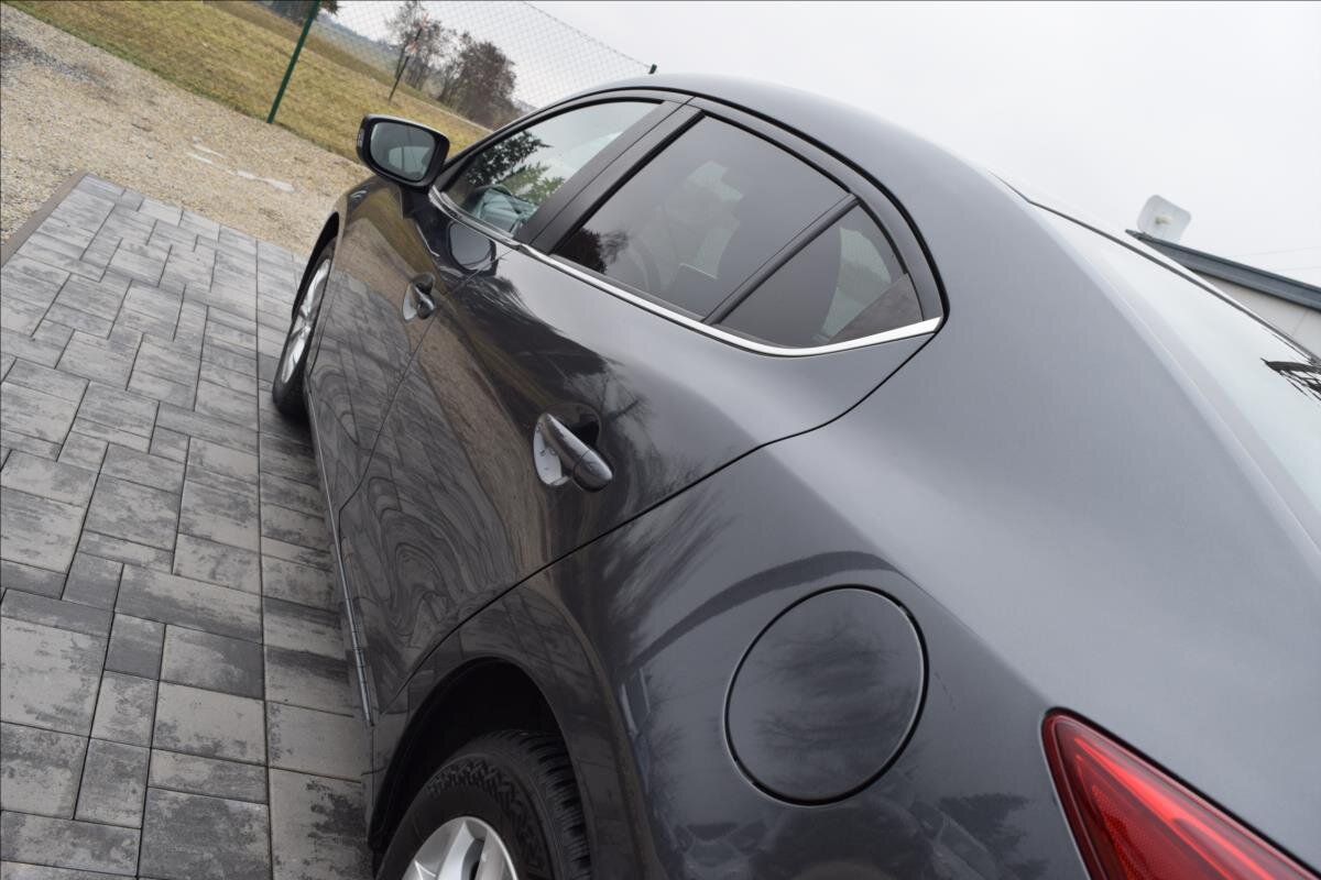 Mazda 3 Sedan / Limuzína 1,5 l 74 kw