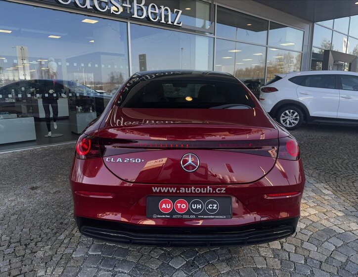 Mercedes-Benz CLA Sedan / Limuzína 0,0 200 kw