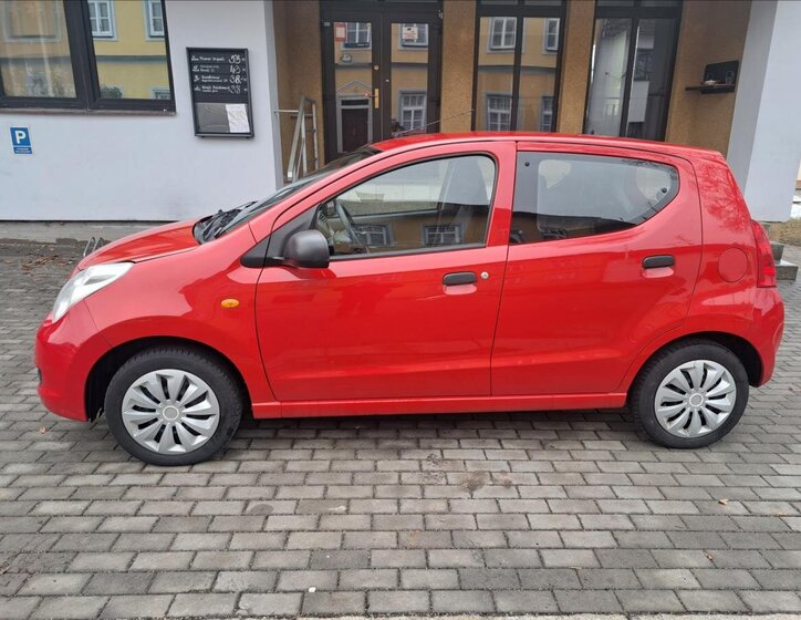 Suzuki Alto Hatchback 996,0 50 kw