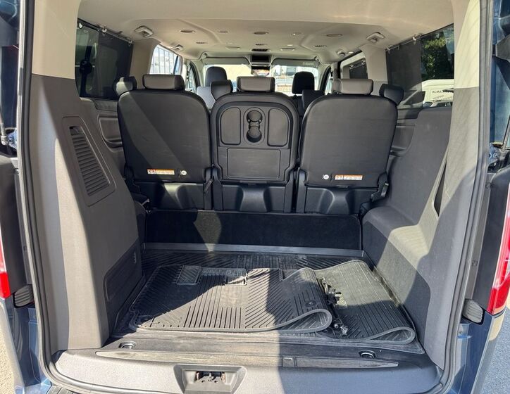 Ford Tourneo Custom 12