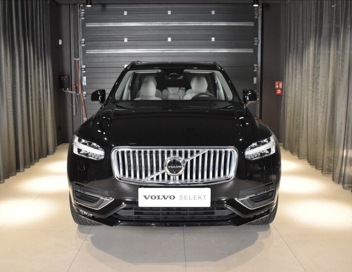 Volvo XC90 SUV / Terénní 2,0 l 184 kw