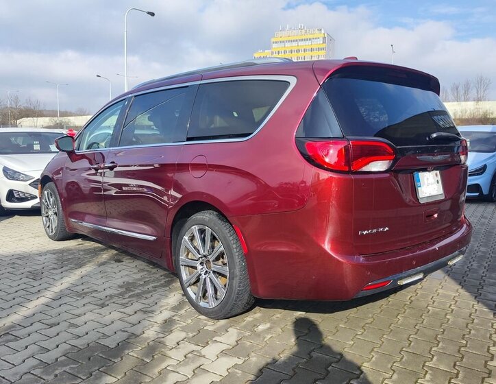 Chrysler Pacifica MPV 3,6 l 214 kw