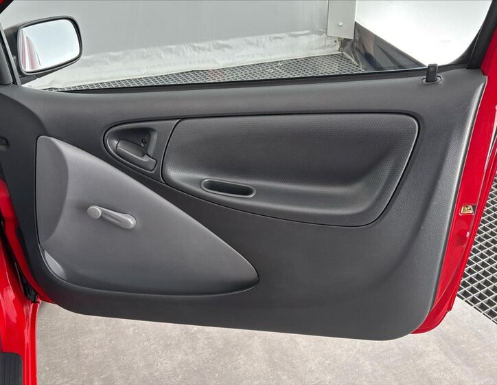 Toyota Yaris Hatchback 998,0 50 kw