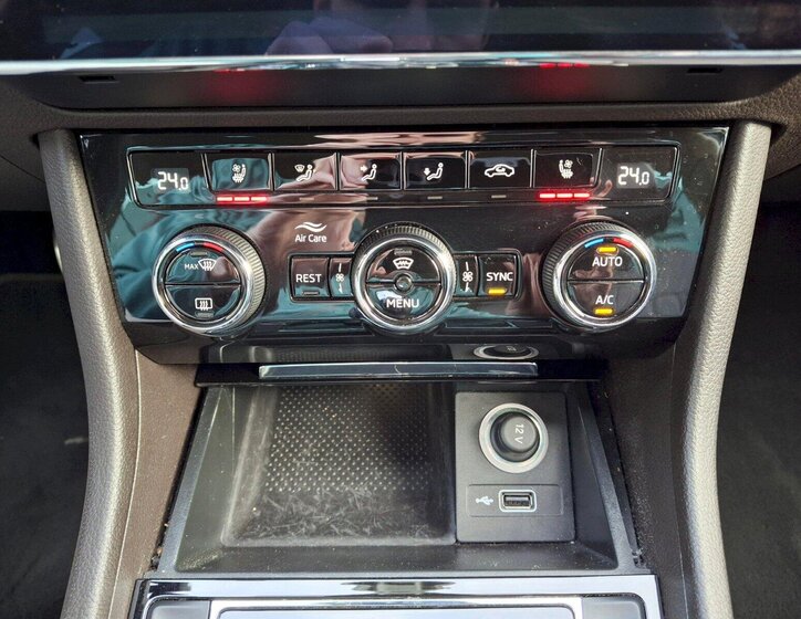 Škoda Superb Sedan / Limuzína 2,0 l 140 kw